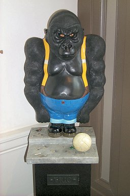 Picture of an exhibit at the Gallery of Modern Art: a statue of a gorilla named Eric