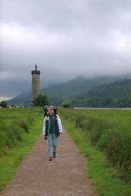 Picture of Imke in front of Glenfinnan Monument
