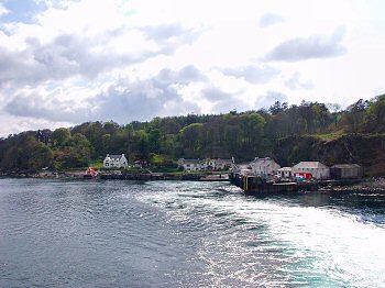 Picture of Port Askaig from the ferry