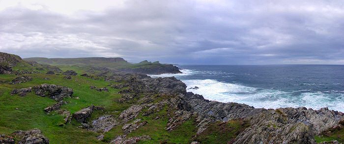 Picture of cliffs north of Eilean Mór