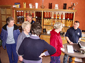 Picture of the tasting room at the Isle of Jura distillery