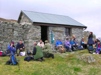 Picture of the bothy at An Cladach