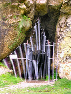 Picture of the gate at the entrance of Kings Cave