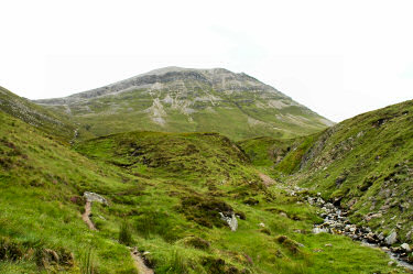 Picture of a Gleann Dubh with Conival behind it
