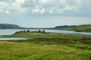 Picture of an island with ruins of old buildings