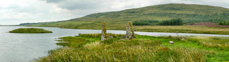 Picture of a panoramic view over the ruins and another small island