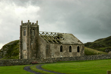 Picture of an almost ruined church (Kilchoman church on Islay)