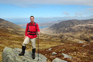 Picture of Armin in front of Glen Batrick and Loch Tarbert