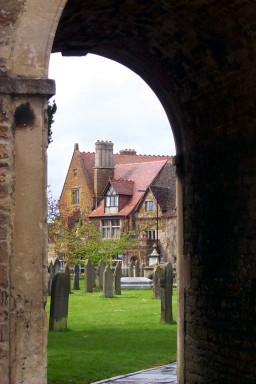 The Bell hotel through Tolsey Gate