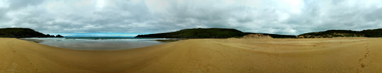 Picture of a panoramic (360°) view over a beach (Lossit Bay on Islay)