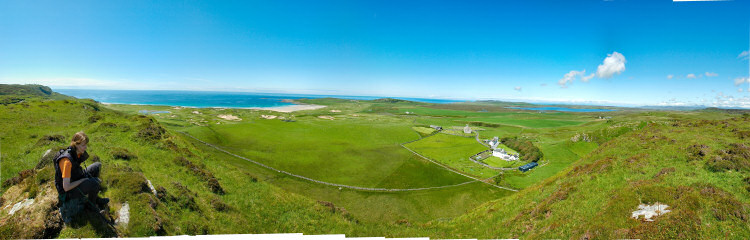 Picture of a panoramic view over a wide shoreline