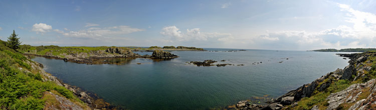 Picture of a panoramic view of a coastal landscape with outlying skerries